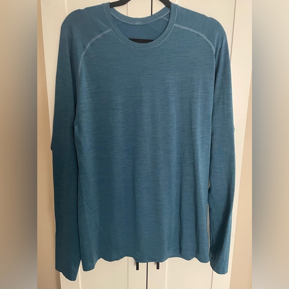 Lululemon Long Sleeve Ocean Blue Shirt 🌊 Size Large - Picture 1 of 3